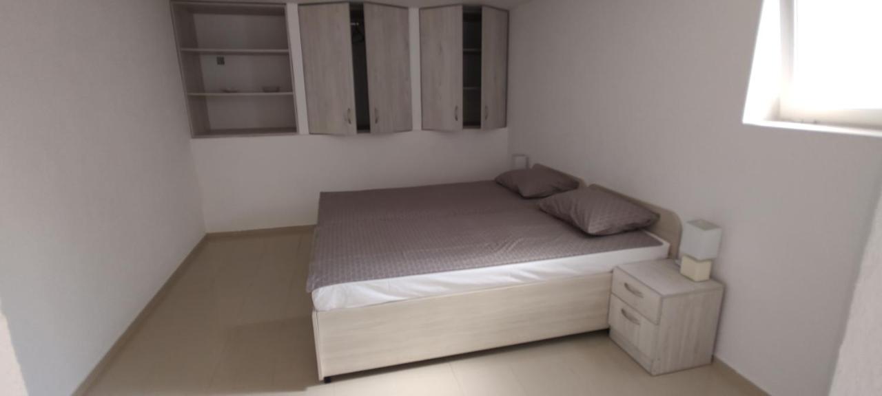Apartmani Matela Petrcane Buitenkant foto