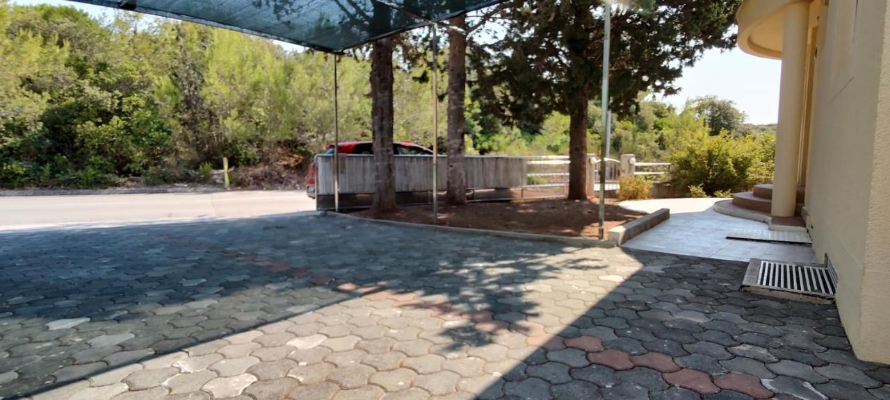 Apartmani Matela Petrcane Buitenkant foto