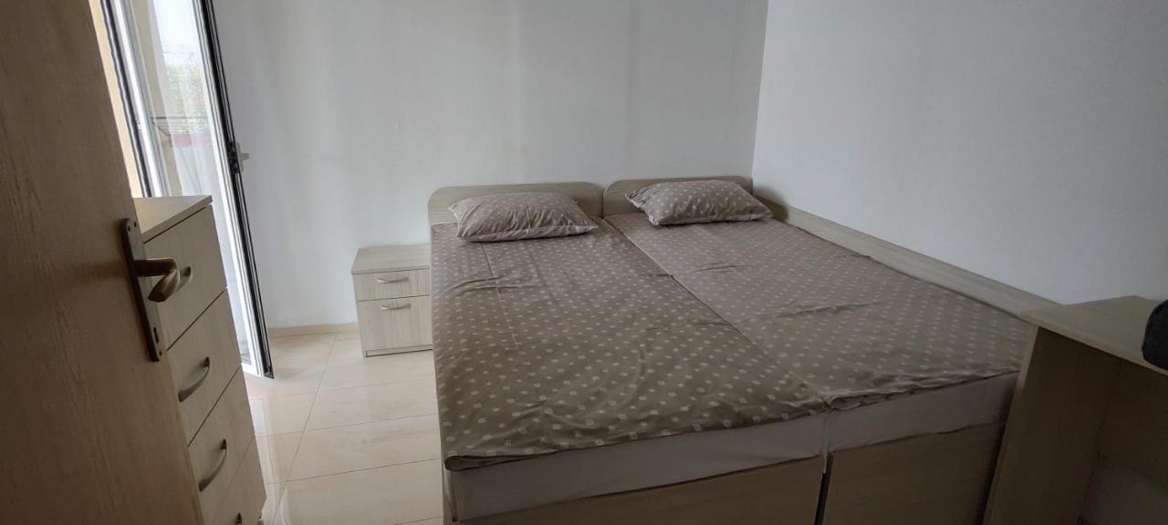 Apartmani Matela Petrcane Buitenkant foto