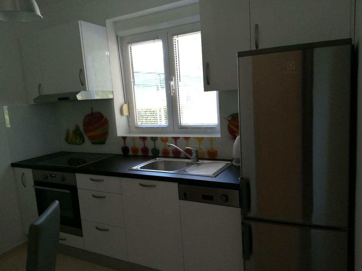 Apartmani Matela Petrcane Buitenkant foto