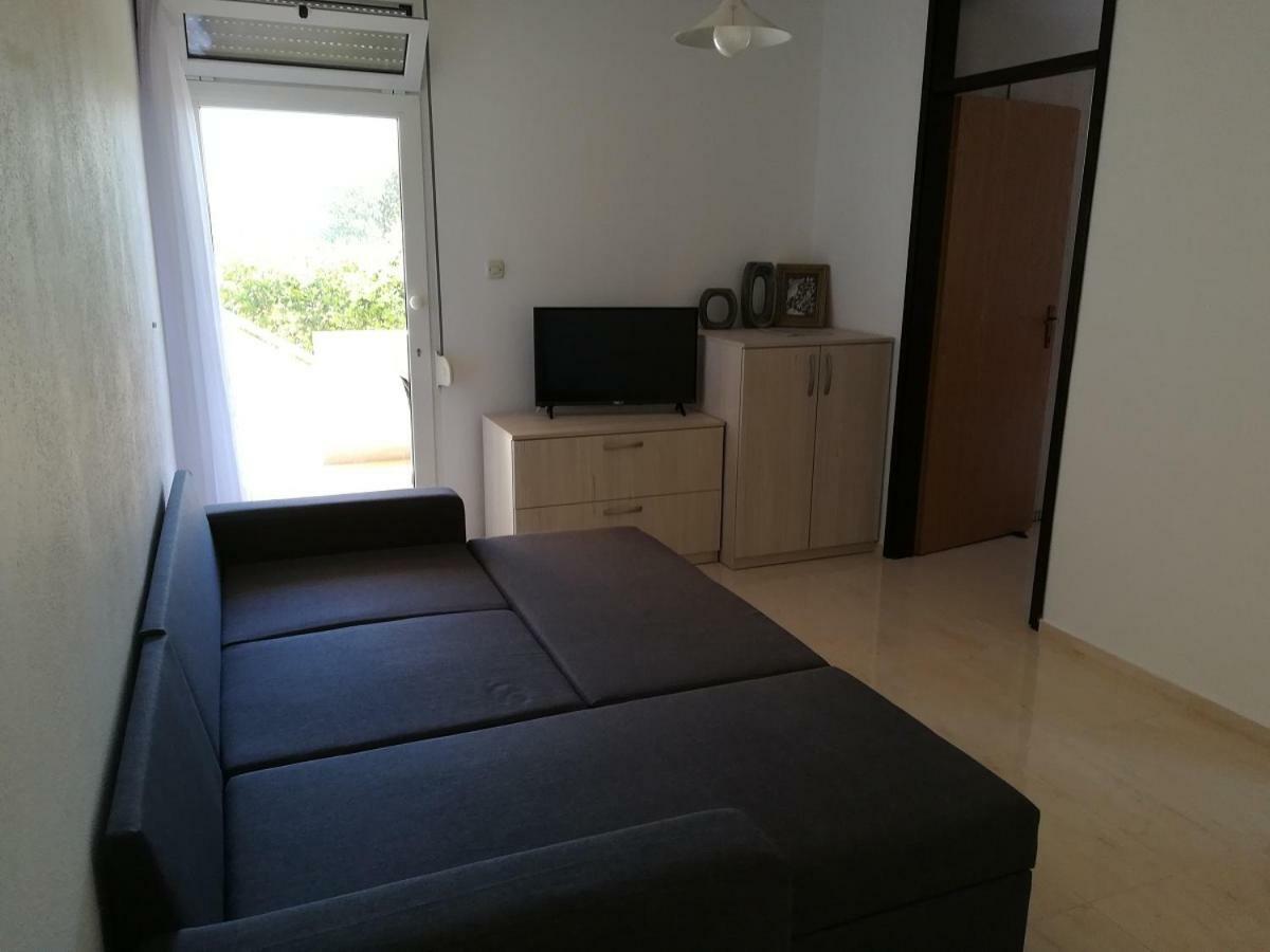 Apartmani Matela Petrcane Buitenkant foto