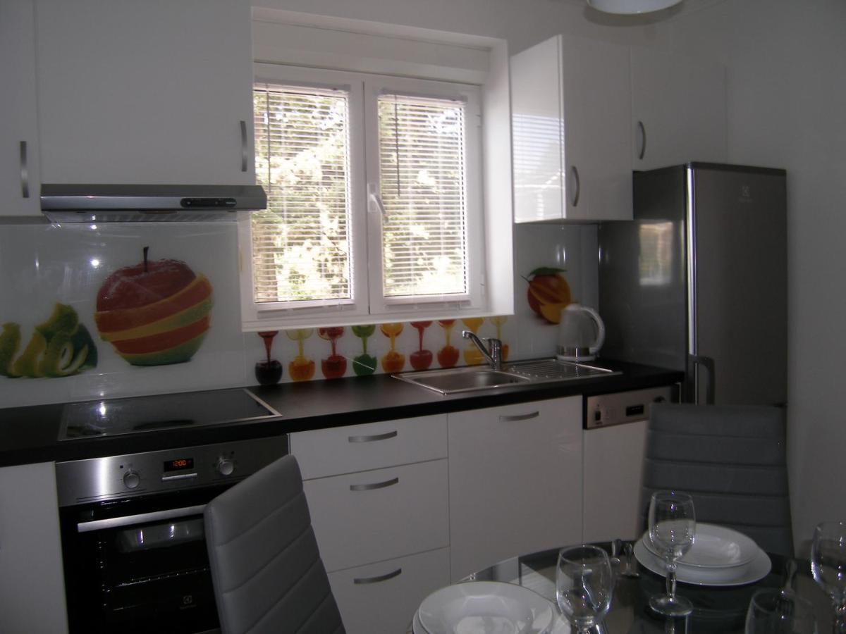 Apartmani Matela Petrcane Buitenkant foto