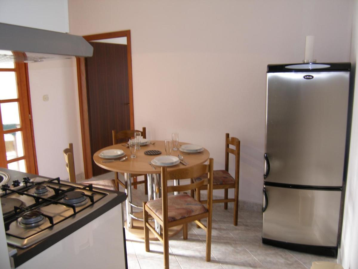 Apartmani Matela Petrcane Buitenkant foto